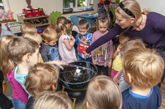 Przedszkolaki sięgają gwiazd